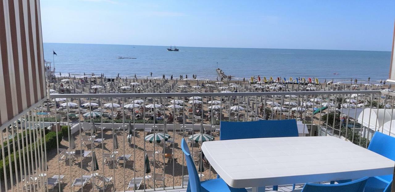 App4Rent Augustus Sea View - Family House - Wifi&Parking - 3 Rooms Lido di Jesolo Exterior foto