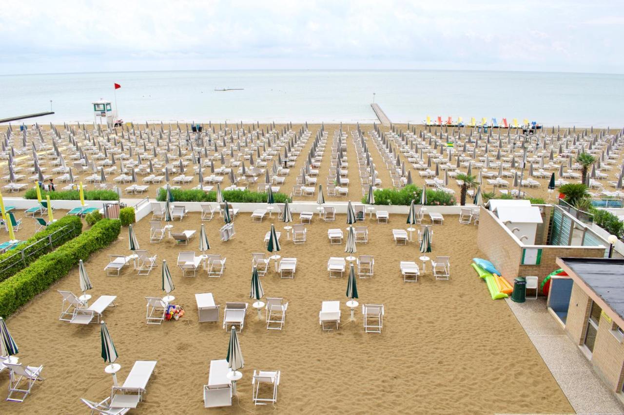 App4Rent Augustus Sea View - Family House - Wifi&Parking - 3 Rooms Lido di Jesolo Exterior foto